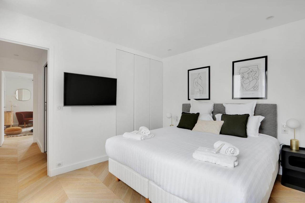Pick A Flat'S Apartment On Place Du Tertre Paris Bagian luar foto